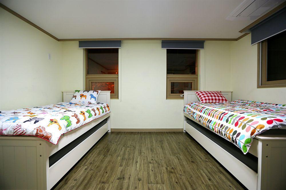 Roi House 2*