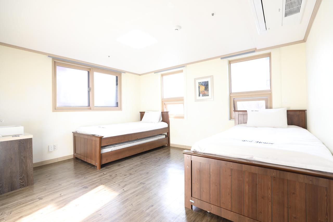 Guest house Roi House
