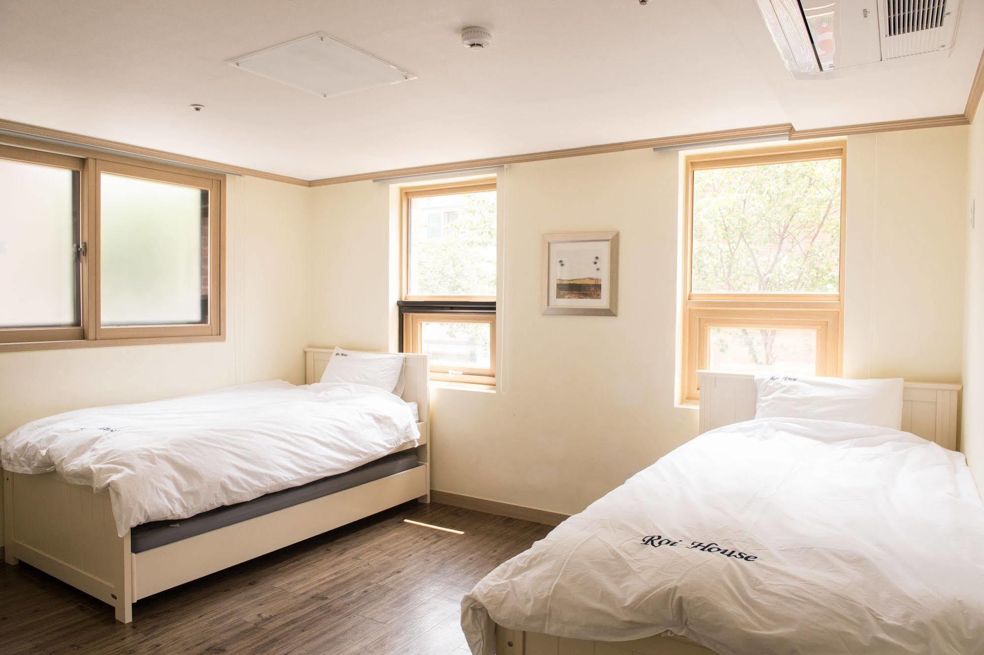 Guest house Roi House 2*
