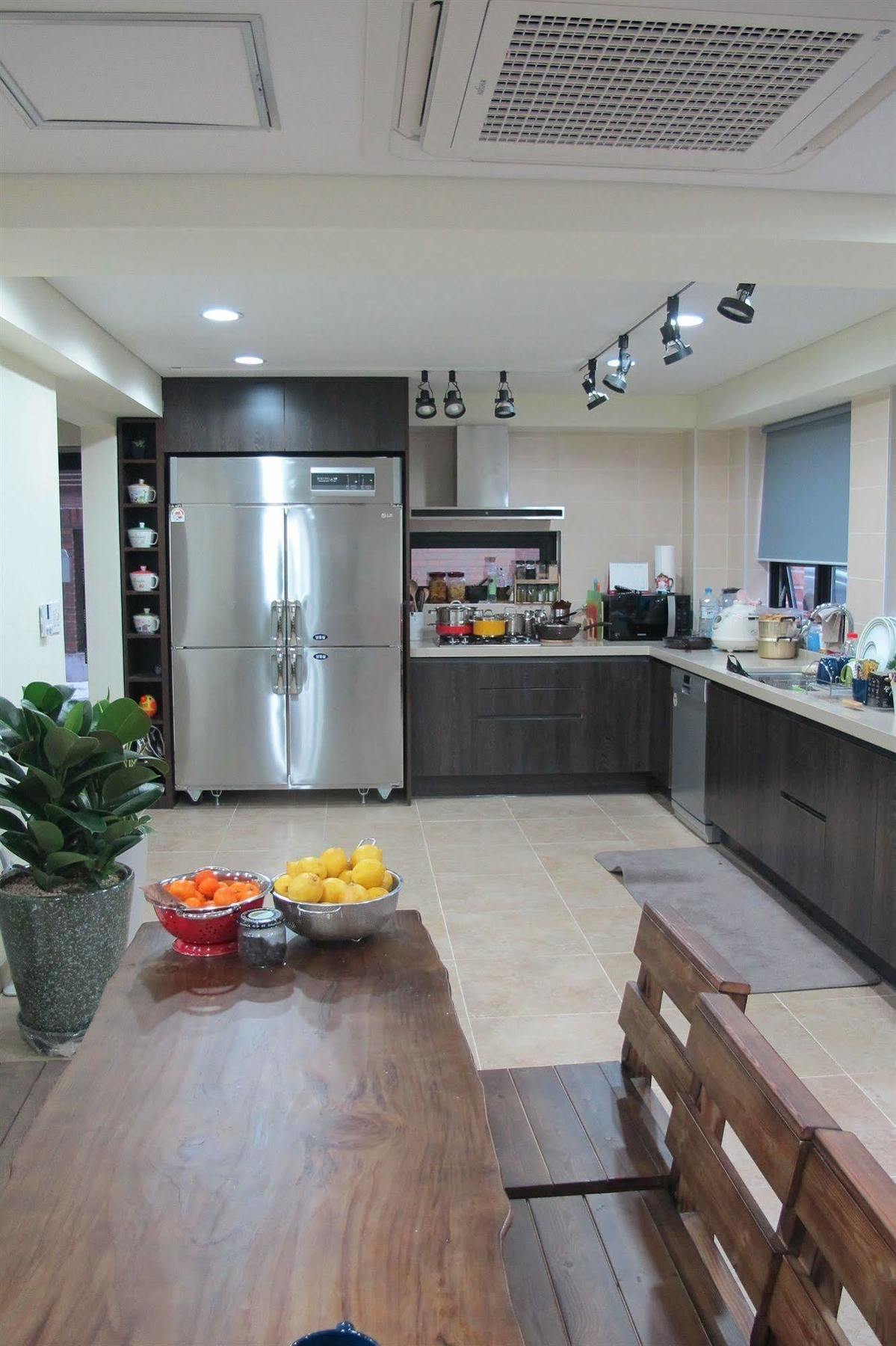Roi House 2*